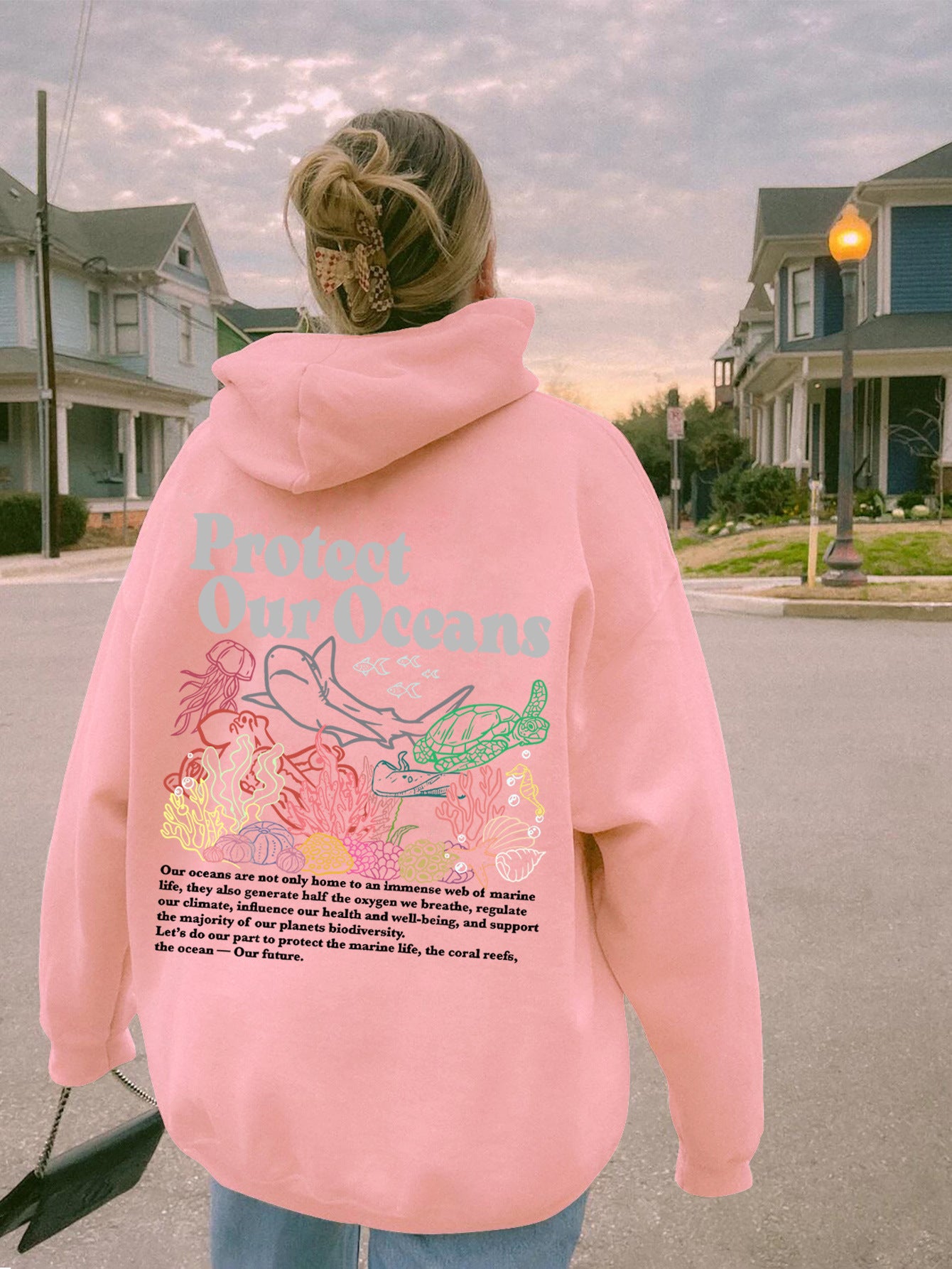 Sweat à capuche femme – Poche kangourou & imprimé lettres