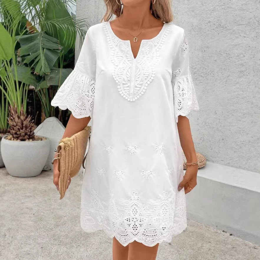 Robe Femme Broderie Ajourée – Manches Trois-Quarts, Col V, Coupe Ample