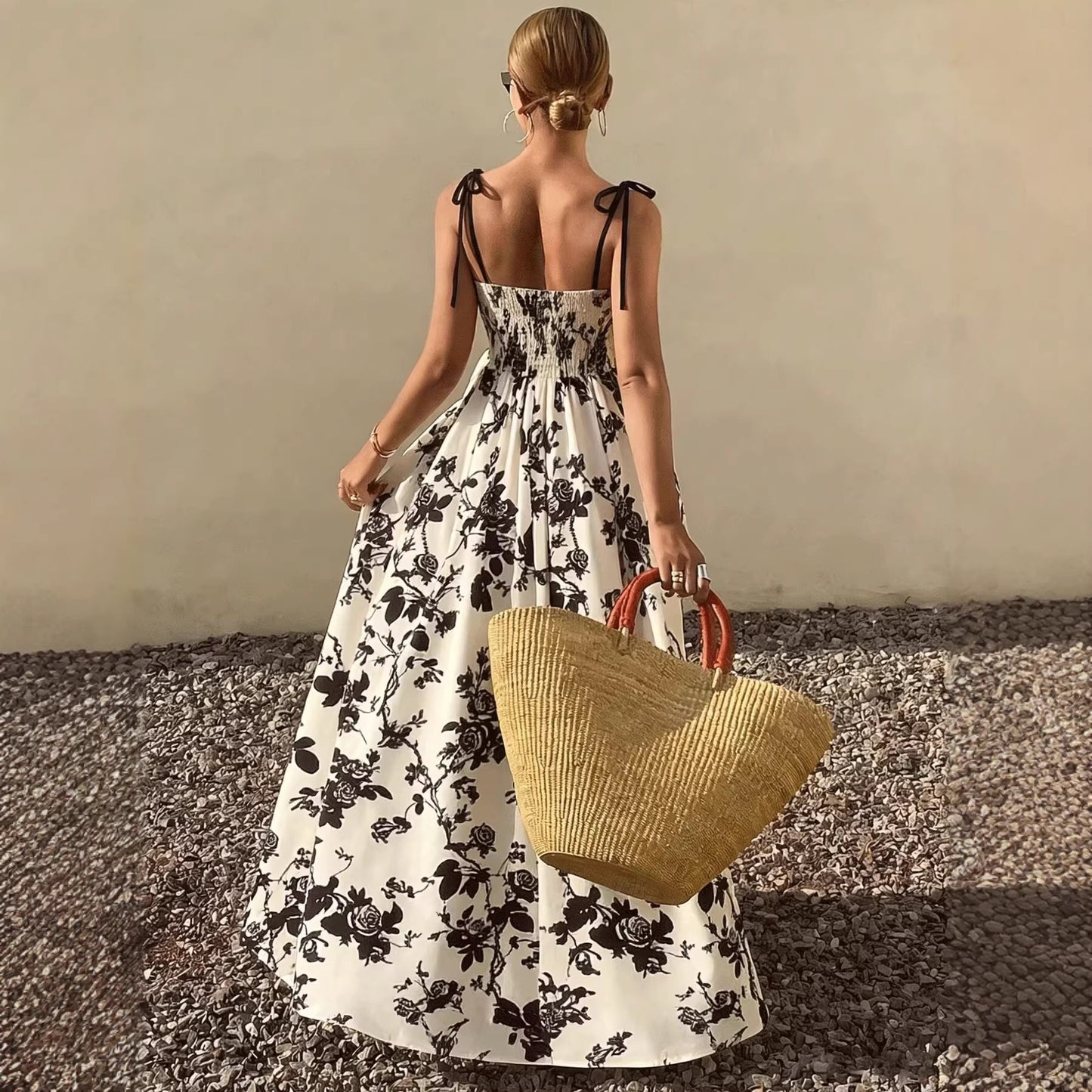 Robe Longue Sans Bretelles – Taille Cintrée, Coupe Trapèze, Style Élégant