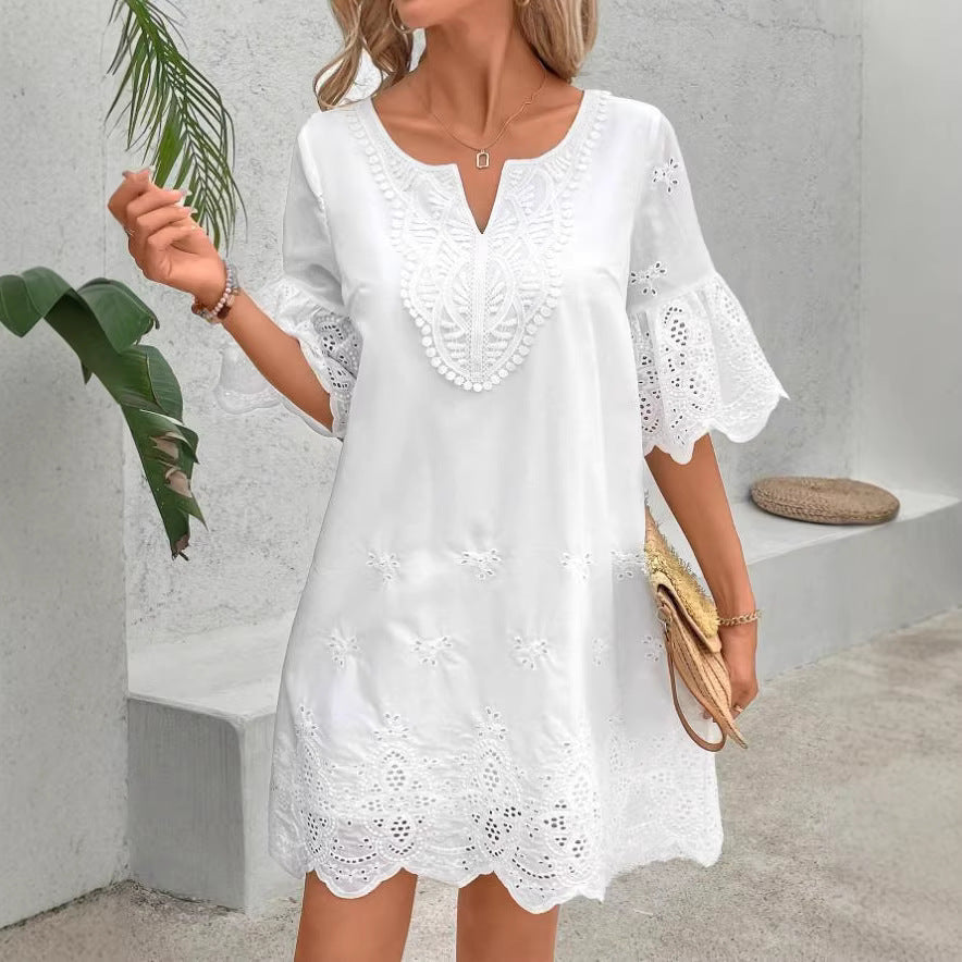 Robe Femme Broderie Ajourée – Manches Trois-Quarts, Col V, Coupe Ample